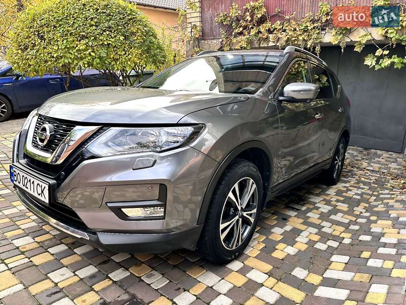 Внедорожник / Кроссовер Nissan X-Trail 2017 в Тернополе