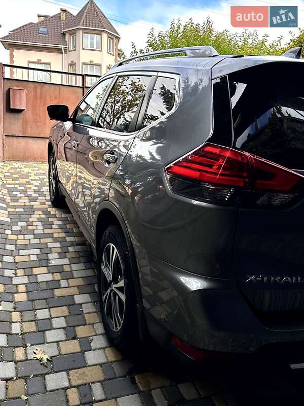 Внедорожник / Кроссовер Nissan X-Trail 2017 в Тернополе