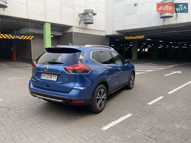 Внедорожник / Кроссовер Nissan X-Trail 2017 в Киеве