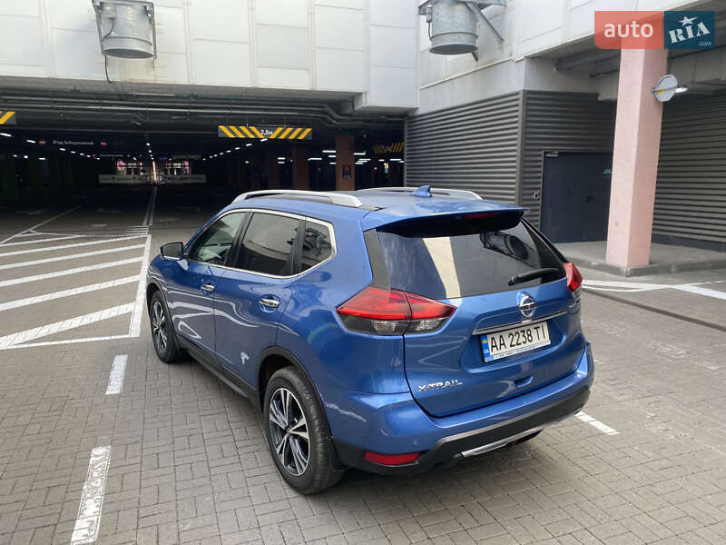 Внедорожник / Кроссовер Nissan X-Trail 2017 в Киеве