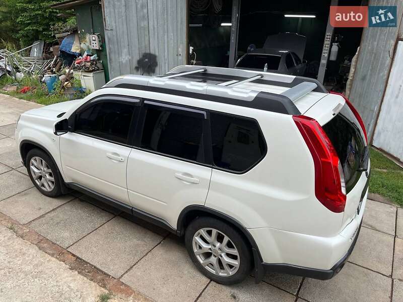 Внедорожник / Кроссовер Nissan X-Trail 2012 в Обухове