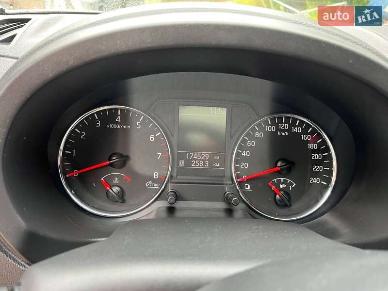 Внедорожник / Кроссовер Nissan X-Trail 2012 в Обухове