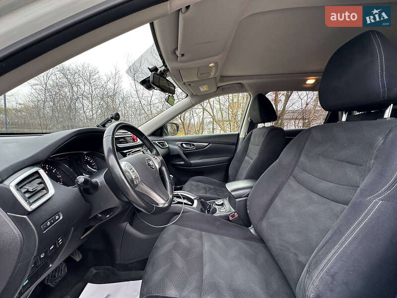 Внедорожник / Кроссовер Nissan X-Trail 2017 в Дрогобыче