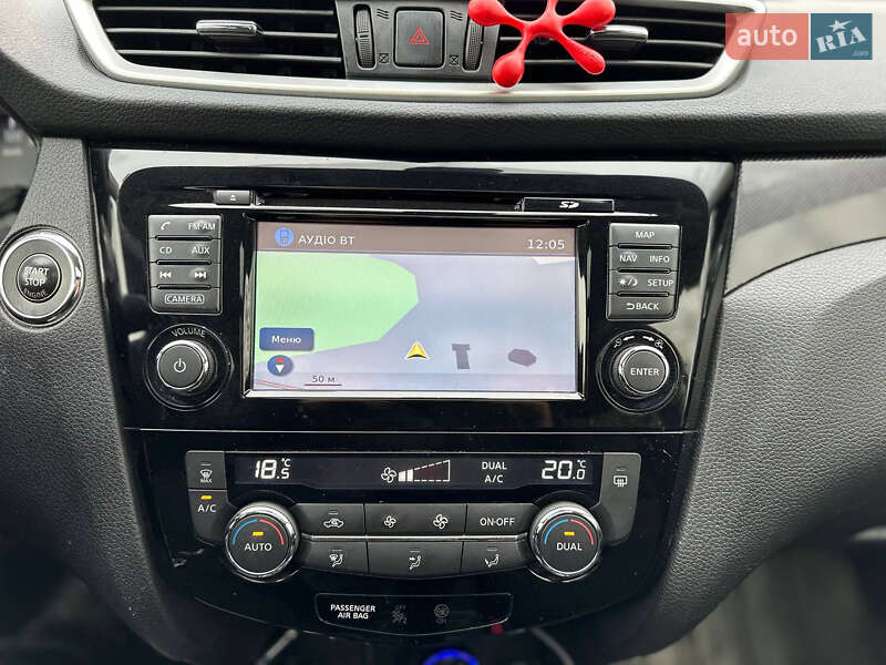 Внедорожник / Кроссовер Nissan X-Trail 2017 в Дрогобыче