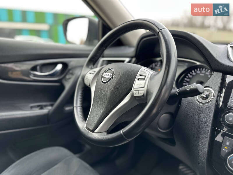 Внедорожник / Кроссовер Nissan X-Trail 2017 в Дрогобыче