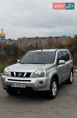 Позашляховик / Кросовер Nissan X-Trail 2007 в Рівному