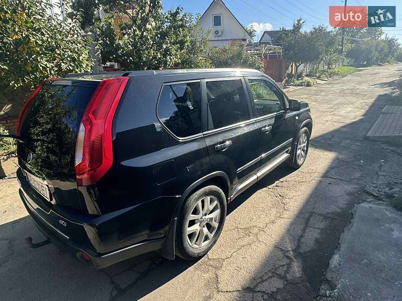 Позашляховик / Кросовер Nissan X-Trail 2014 в Чернігові