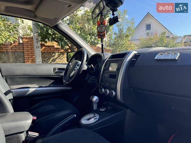 Позашляховик / Кросовер Nissan X-Trail 2014 в Чернігові