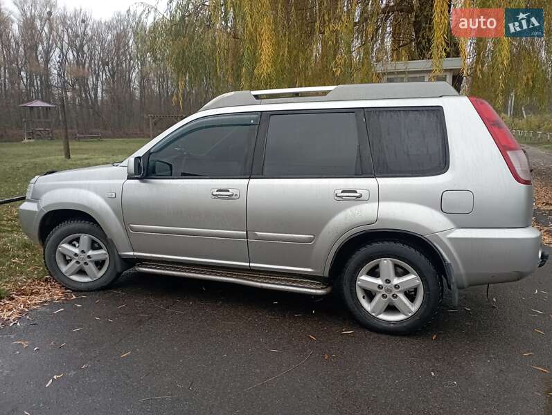 Позашляховик / Кросовер Nissan X-Trail 2004 в Лубнах