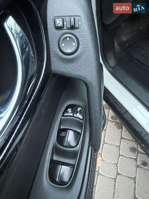 Позашляховик / Кросовер Nissan X-Trail 2021 в Львові