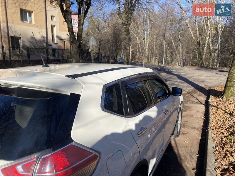 Внедорожник / Кроссовер Nissan X-Trail 2017 в Львове