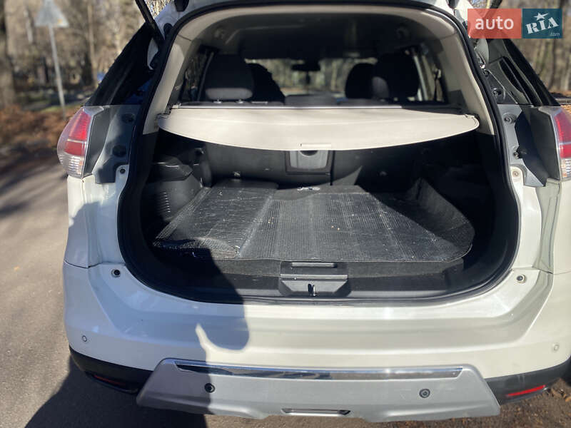 Внедорожник / Кроссовер Nissan X-Trail 2017 в Львове