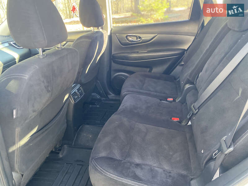 Внедорожник / Кроссовер Nissan X-Trail 2017 в Львове