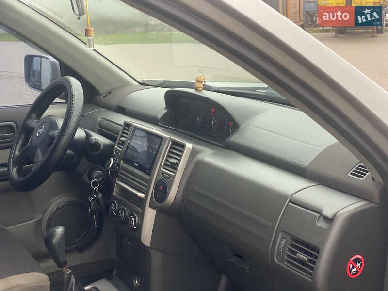 Внедорожник / Кроссовер Nissan X-Trail 2004 в Киеве