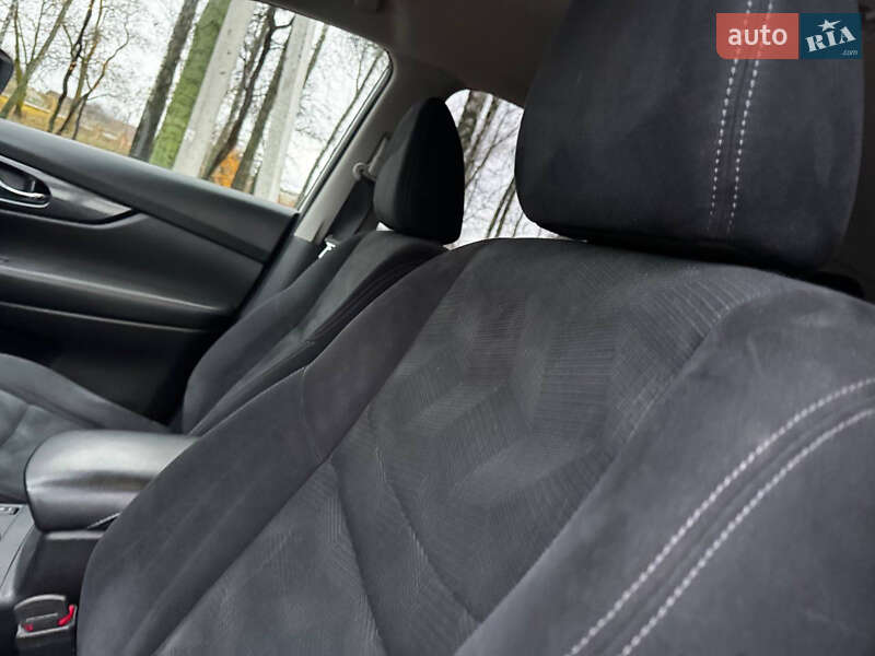 Внедорожник / Кроссовер Nissan X-Trail 2017 в Ахтырке