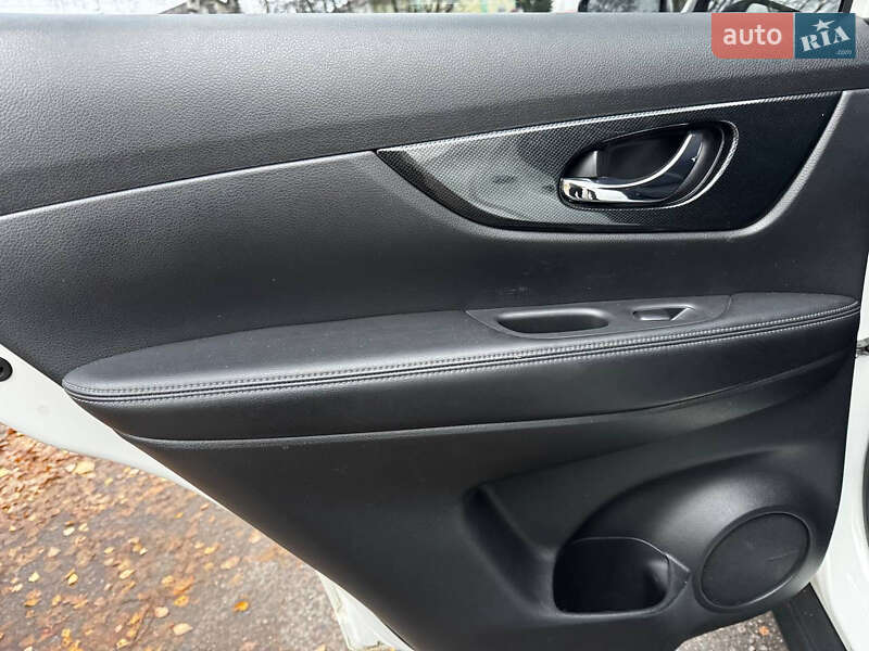 Внедорожник / Кроссовер Nissan X-Trail 2017 в Ахтырке