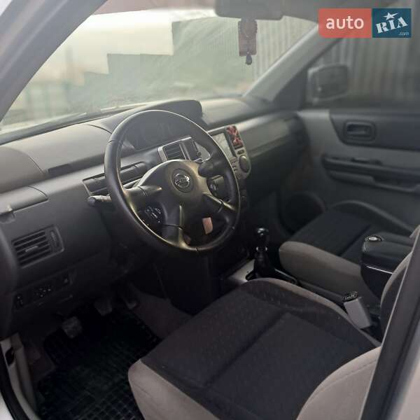 Позашляховик / Кросовер Nissan X-Trail 2006 в Могилів-Подільському
