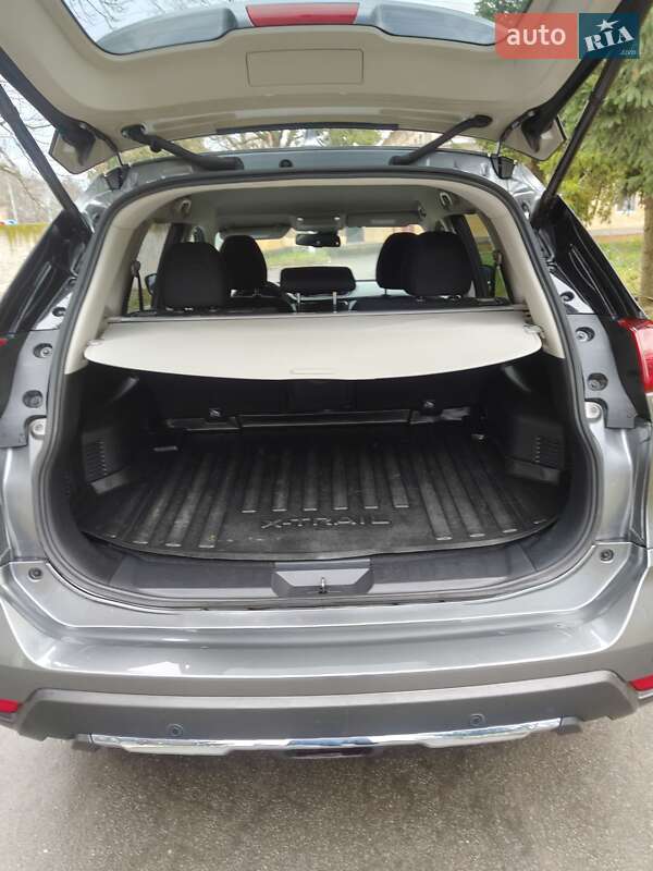 Внедорожник / Кроссовер Nissan X-Trail 2020 в Остроге