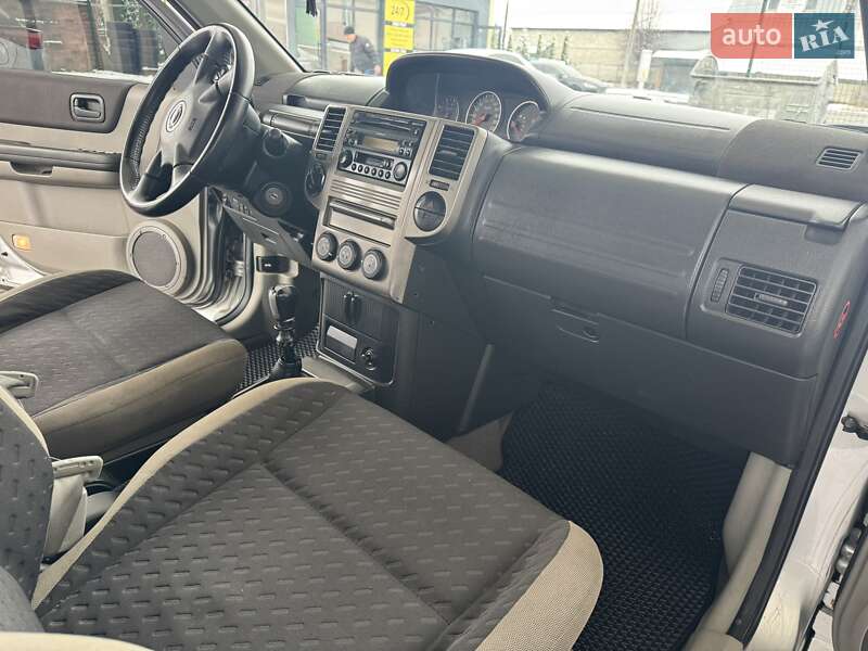 Внедорожник / Кроссовер Nissan X-Trail 2004 в Ровно