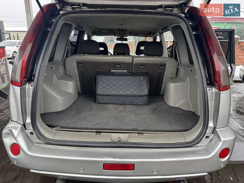 Внедорожник / Кроссовер Nissan X-Trail 2004 в Ровно