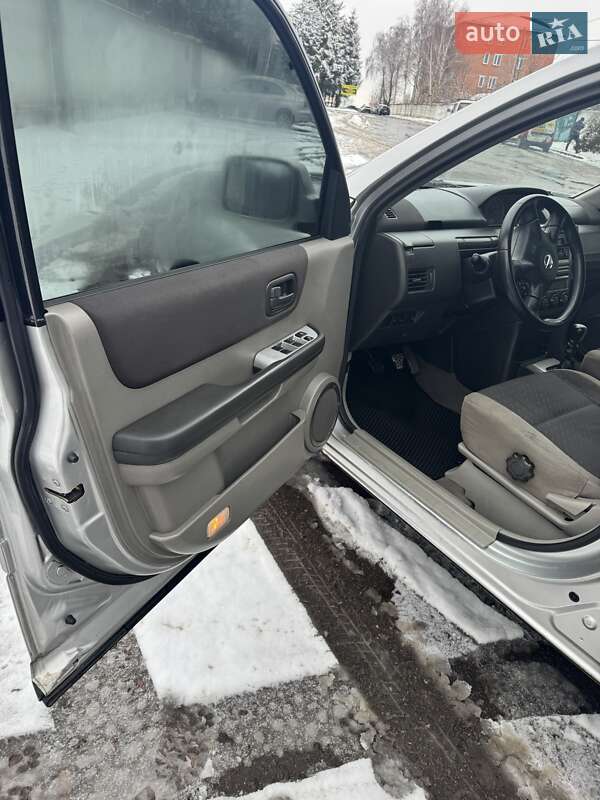 Внедорожник / Кроссовер Nissan X-Trail 2004 в Ровно