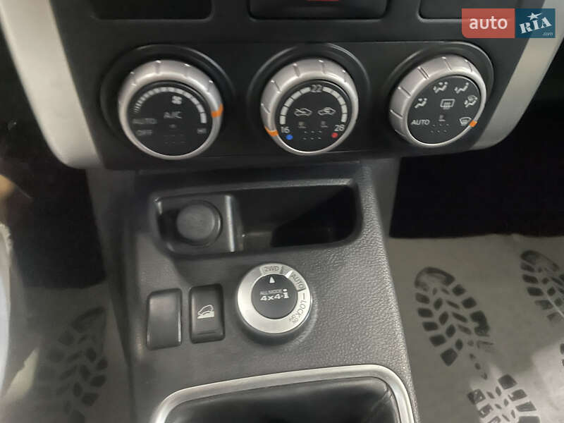 Внедорожник / Кроссовер Nissan X-Trail 2012 в Стрые