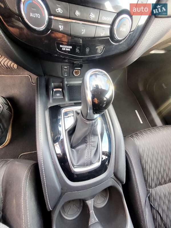 Позашляховик / Кросовер Nissan X-Trail 2017 в Слов'янську