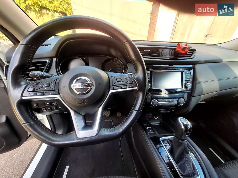 Позашляховик / Кросовер Nissan X-Trail 2017 в Слов'янську