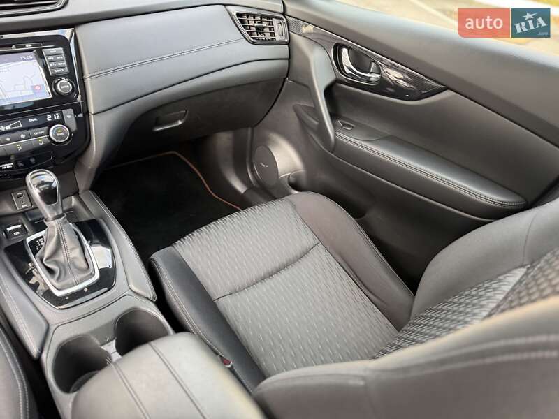 Внедорожник / Кроссовер Nissan X-Trail 2017 в Киеве