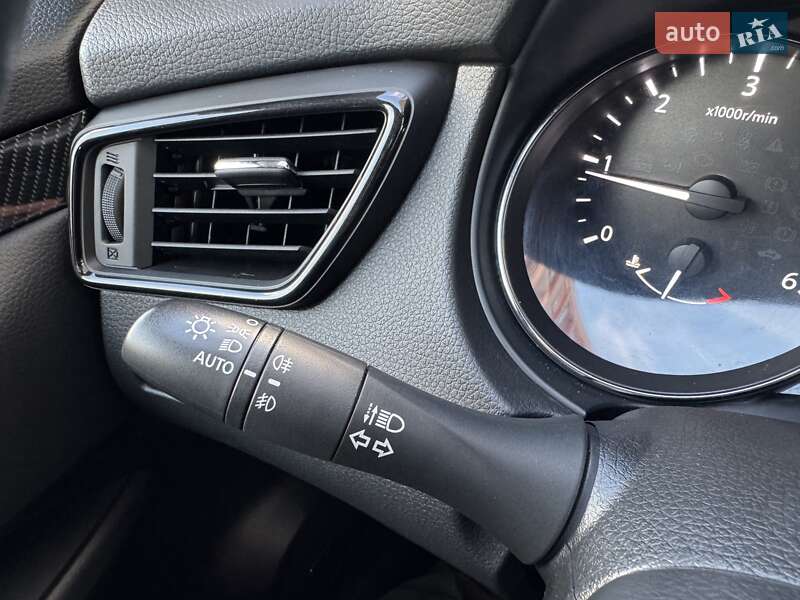 Внедорожник / Кроссовер Nissan X-Trail 2017 в Киеве