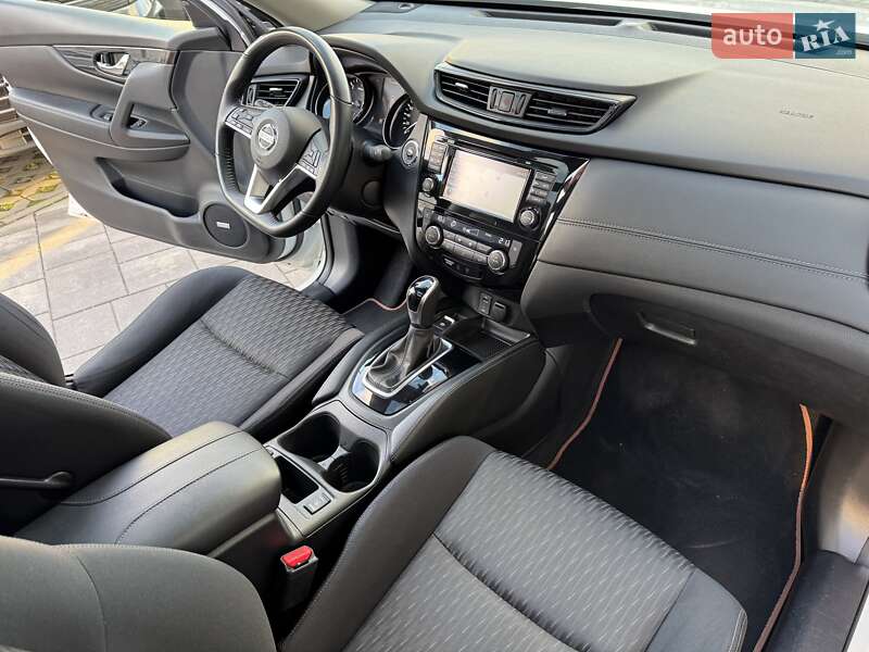 Внедорожник / Кроссовер Nissan X-Trail 2017 в Киеве