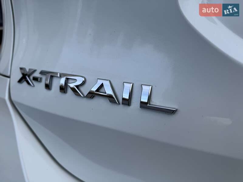 Внедорожник / Кроссовер Nissan X-Trail 2017 в Киеве