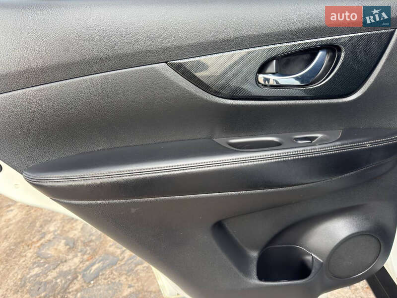 Внедорожник / Кроссовер Nissan X-Trail 2016 в Ахтырке фото 32 Внедорожник / Кроссовер Nissan X-Trail 2016 в Ахтырке