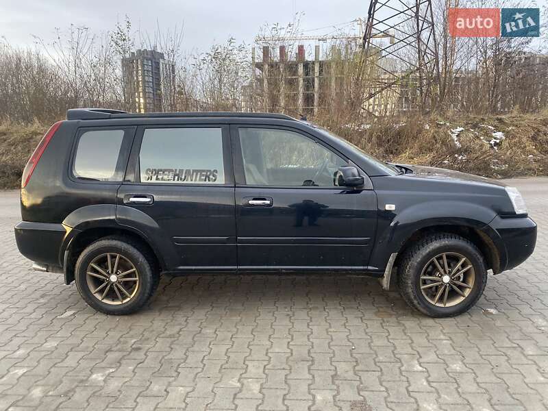 Внедорожник / Кроссовер Nissan X-Trail 2004 в Львове