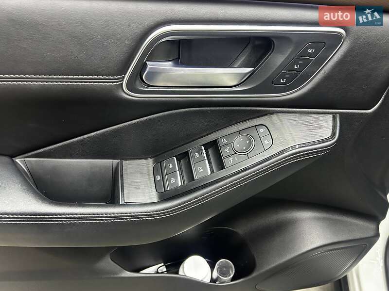 Позашляховик / Кросовер Nissan X-Trail 2023 в Стрию