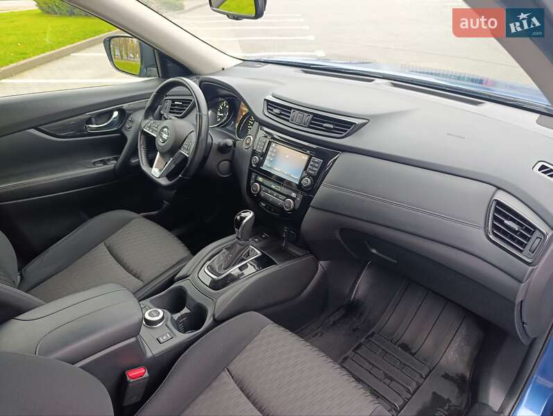 Позашляховик / Кросовер Nissan X-Trail 2017 в Черкасах