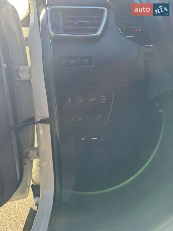 Внедорожник / Кроссовер Nissan X-Trail 2016 в Одессе фото 12 Внедорожник / Кроссовер Nissan X-Trail 2016 в Одессе