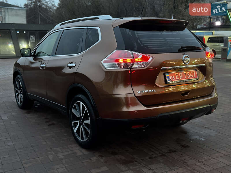 Внедорожник / Кроссовер Nissan X-Trail 2015 в Ровно