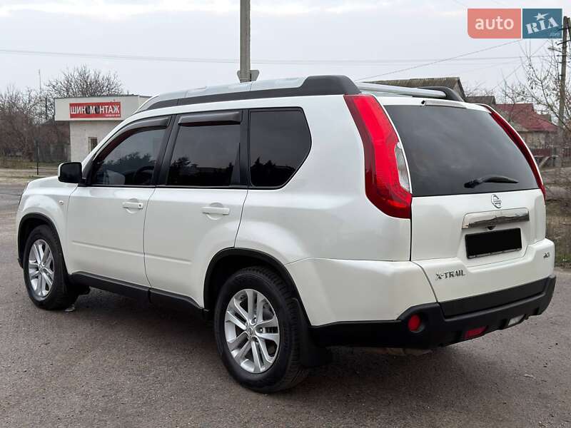 Внедорожник / Кроссовер Nissan X-Trail 2013 в Ахтырке