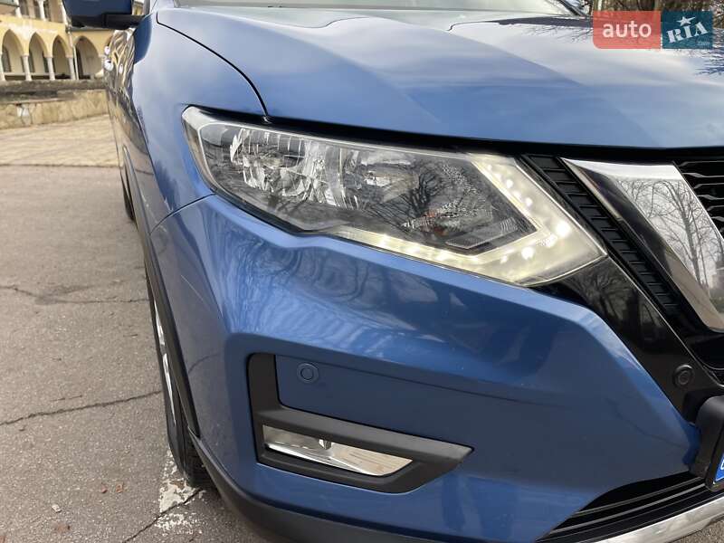 Позашляховик / Кросовер Nissan X-Trail 2017 в Києві