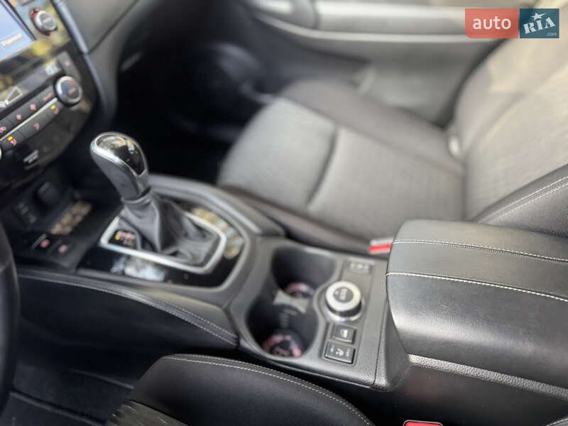 Позашляховик / Кросовер Nissan X-Trail 2017 в Києві