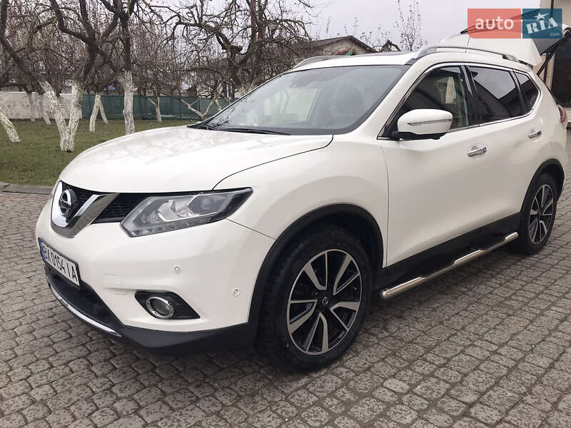 Позашляховик / Кросовер Nissan X-Trail 2015 в Дунаївцях