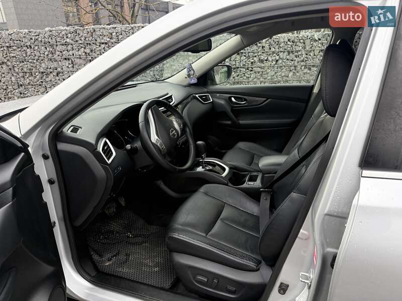 Позашляховик / Кросовер Nissan X-Trail 2016 в Радомишлі