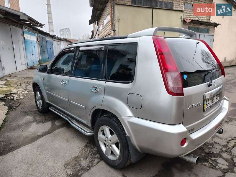 Позашляховик / Кросовер Nissan X-Trail 2003 в Києві