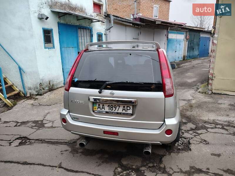 Позашляховик / Кросовер Nissan X-Trail 2003 в Києві
