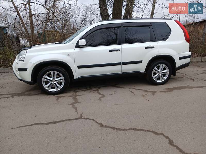 Позашляховик / Кросовер Nissan X-Trail 2011 в Києві