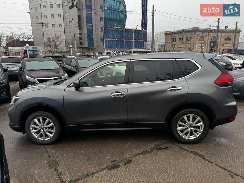 Внедорожник / Кроссовер Nissan X-Trail 2017 в Харькове