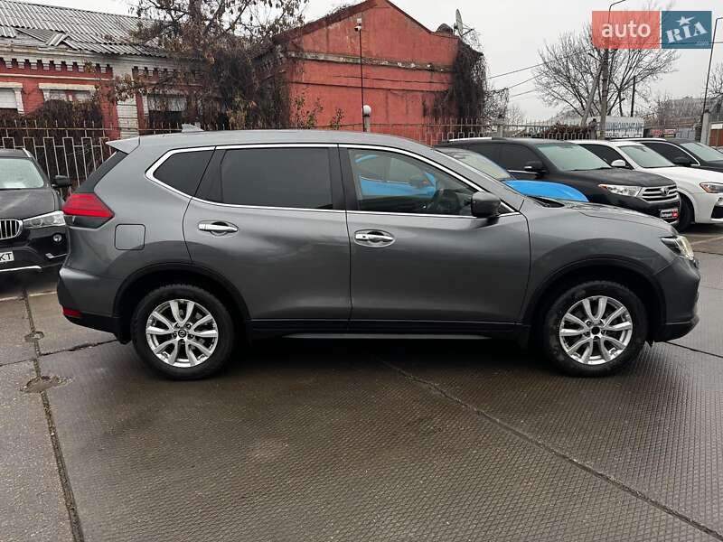 Внедорожник / Кроссовер Nissan X-Trail 2017 в Харькове