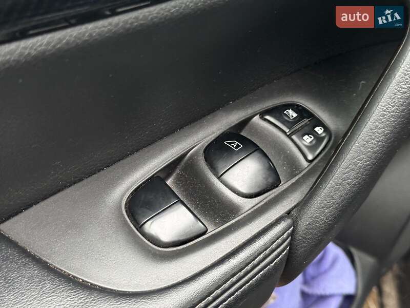 Внедорожник / Кроссовер Nissan X-Trail 2017 в Харькове