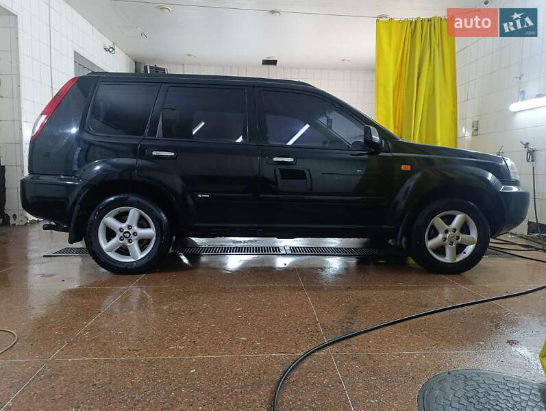 Внедорожник / Кроссовер Nissan X-Trail 2002 в Харькове